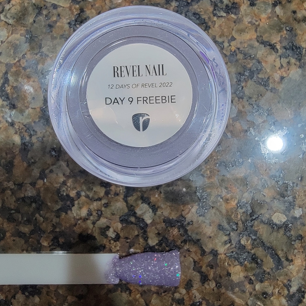 Revel dip powder